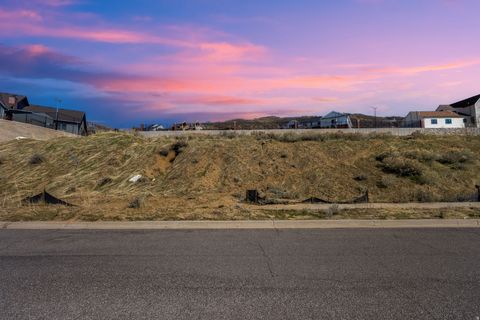 Photo of 198 N 1500 DR E #118, Bountiful, UT 84010 (MLS # 2145042)