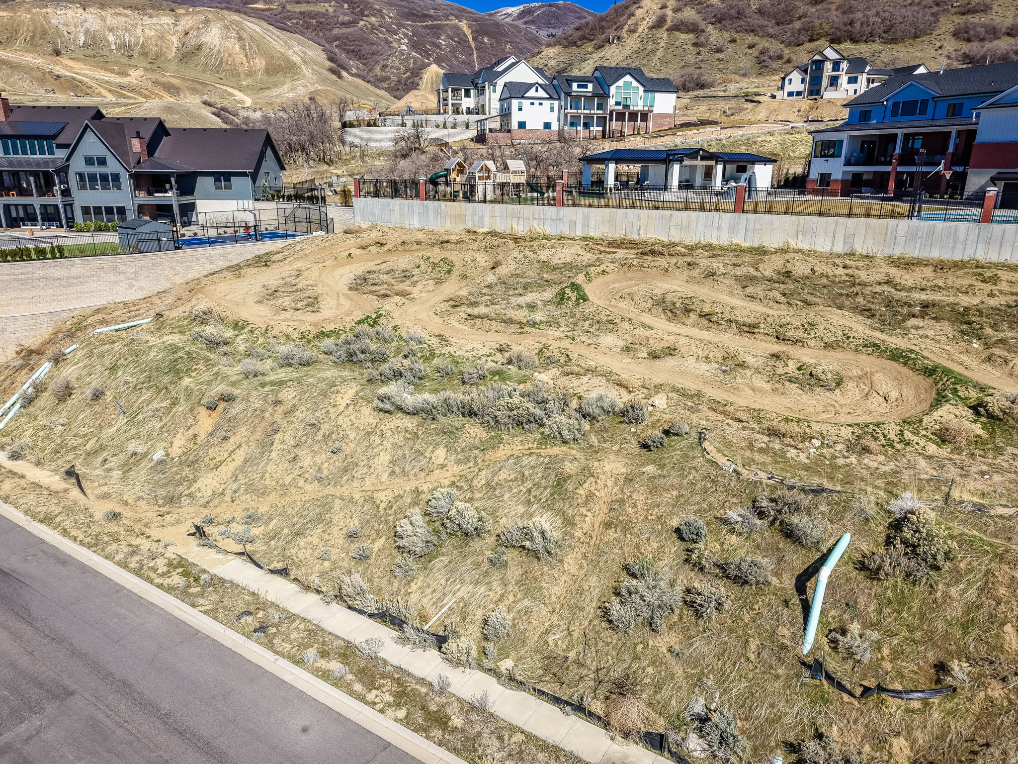 STONE CREEK ESTATES - Land