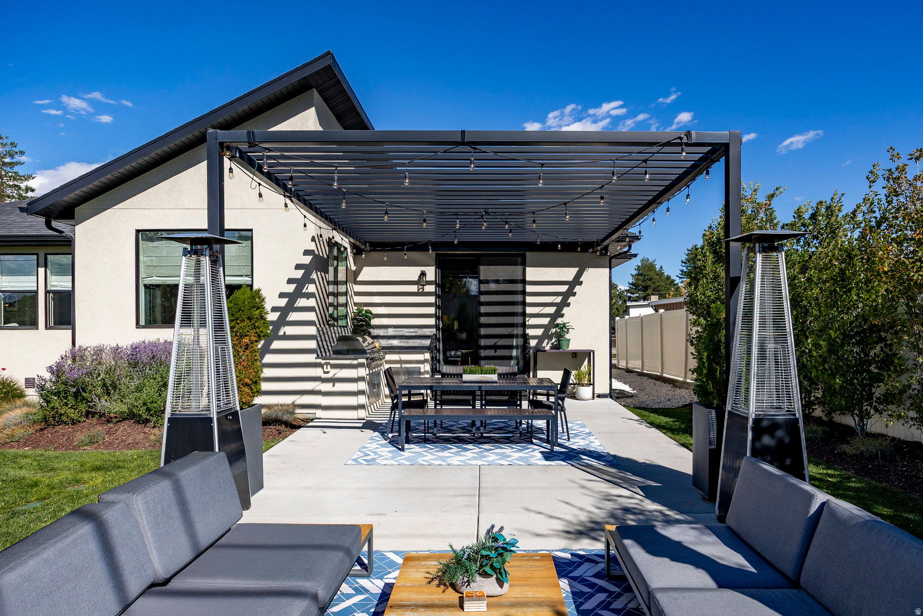 LAKEWOOD - Residential