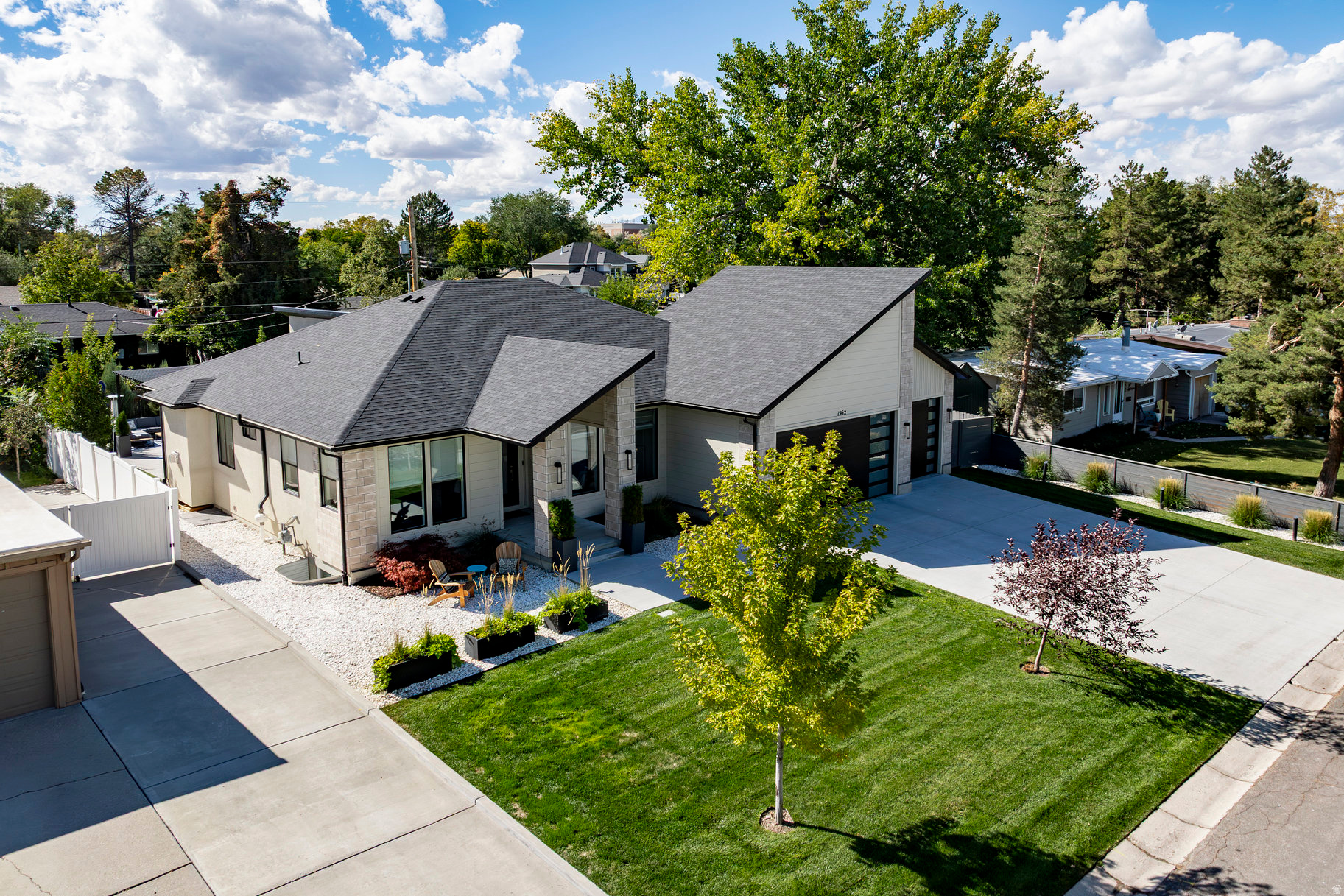 LAKEWOOD - Residential