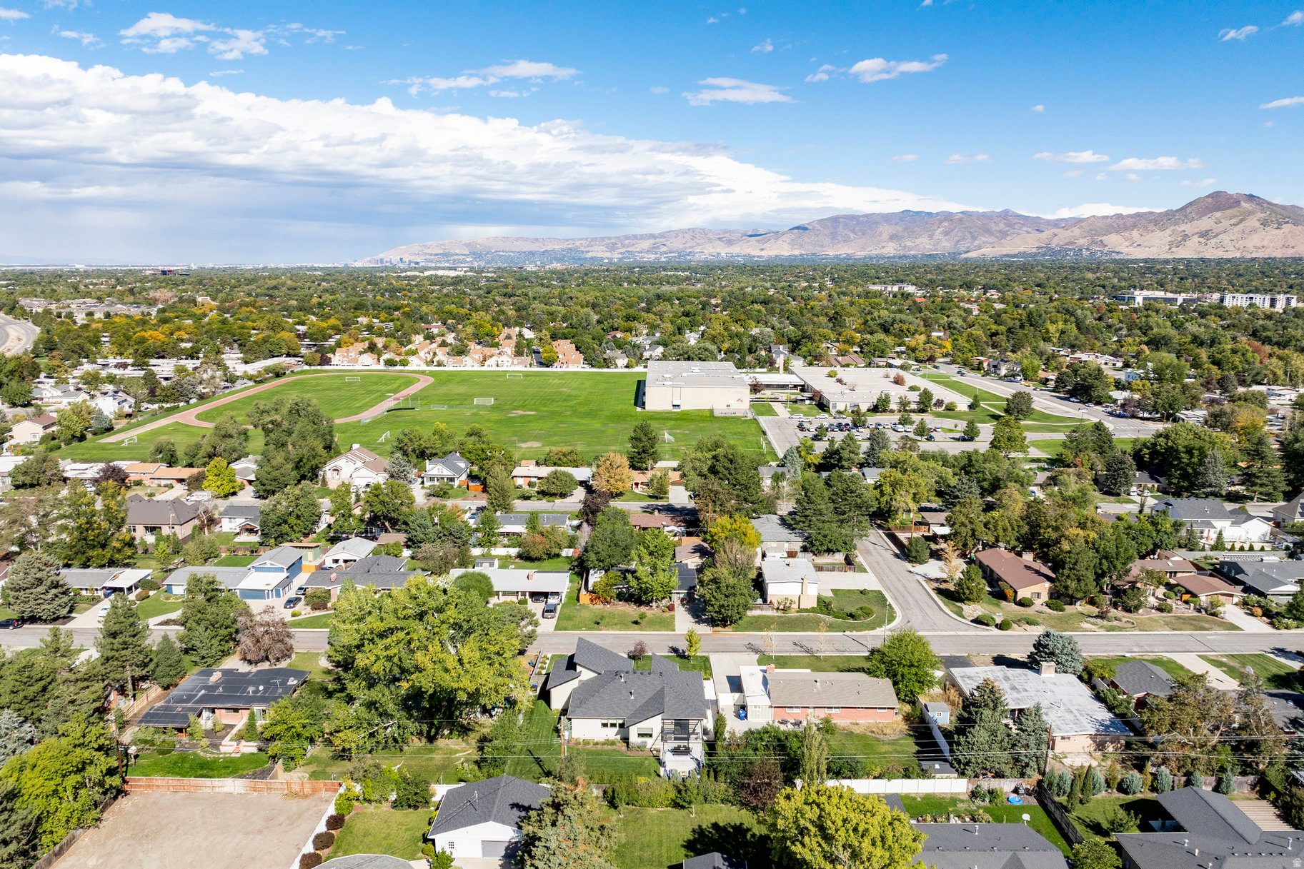 LAKEWOOD - Residential