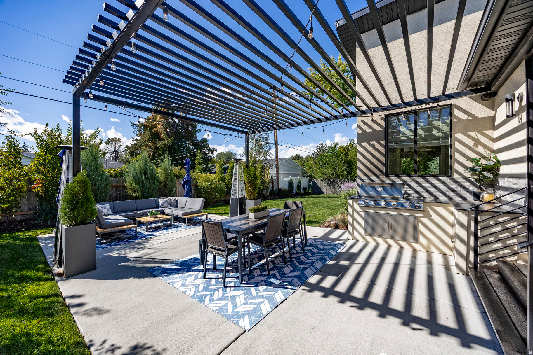 LAKEWOOD - Residential