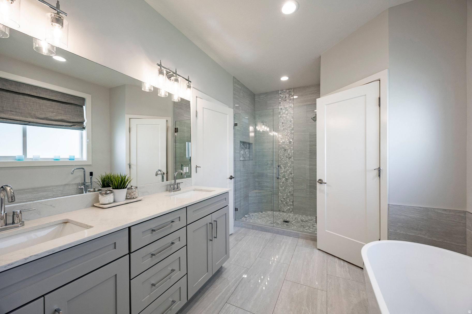 LAKEWOOD - Residential