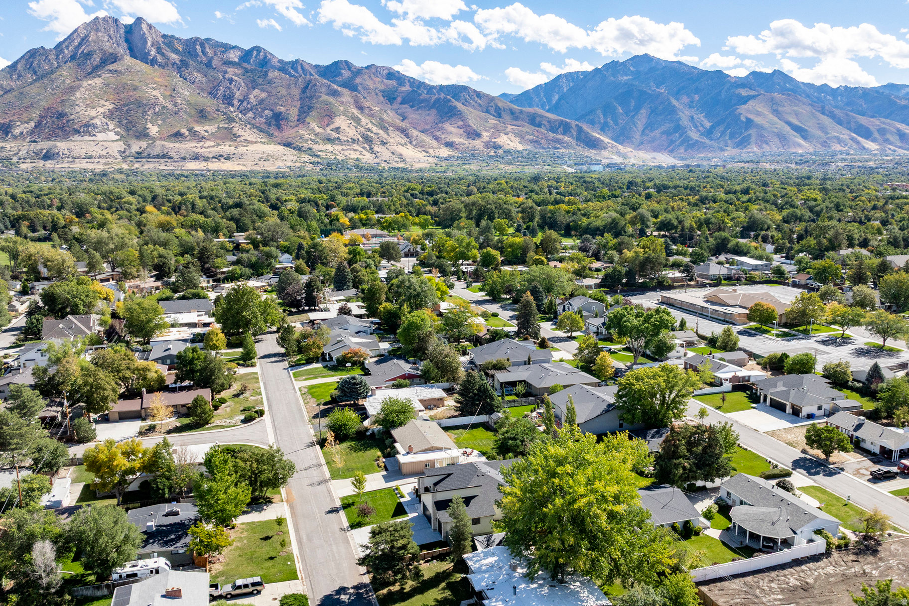 LAKEWOOD - Residential