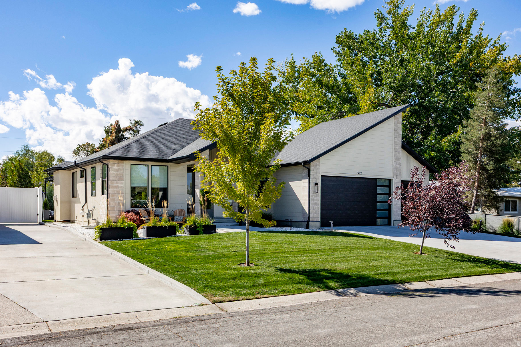 LAKEWOOD - Residential