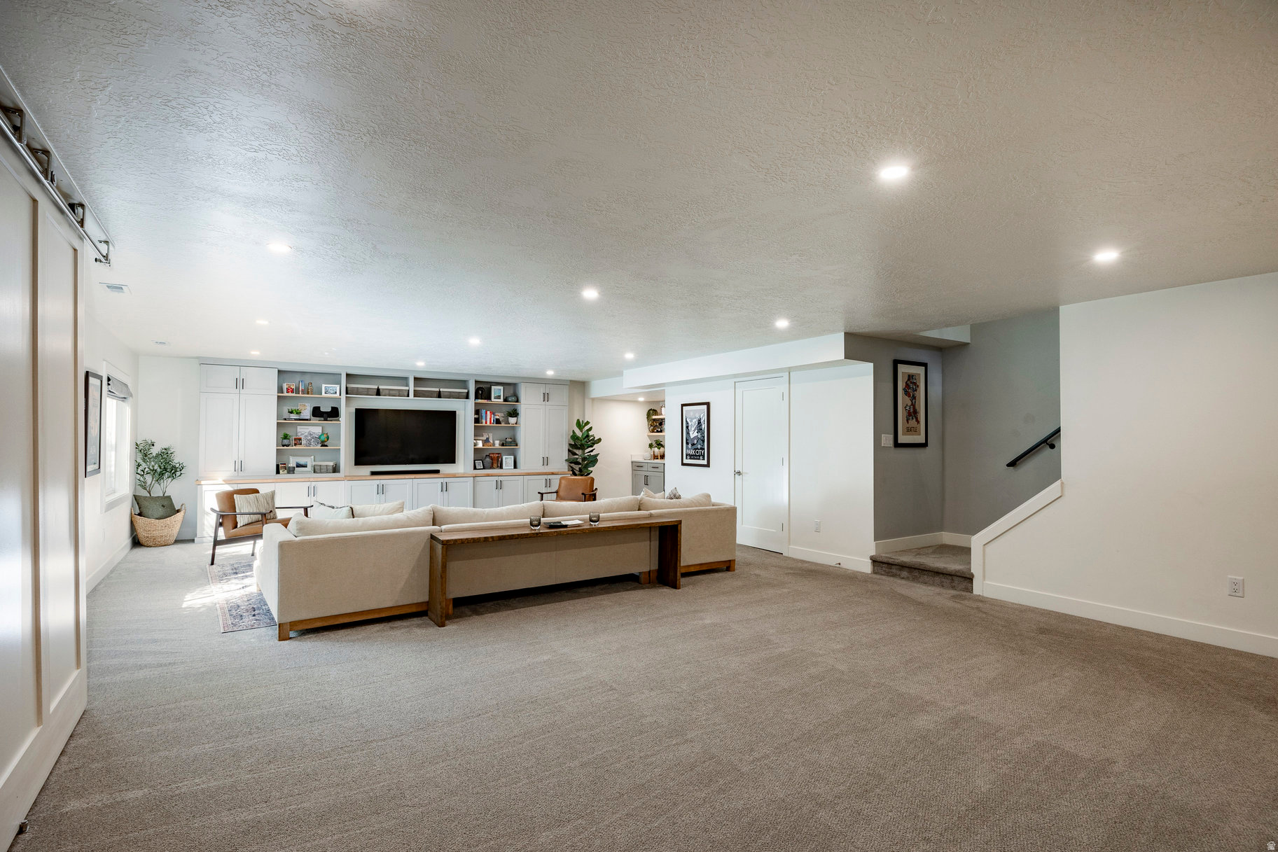 LAKEWOOD - Residential