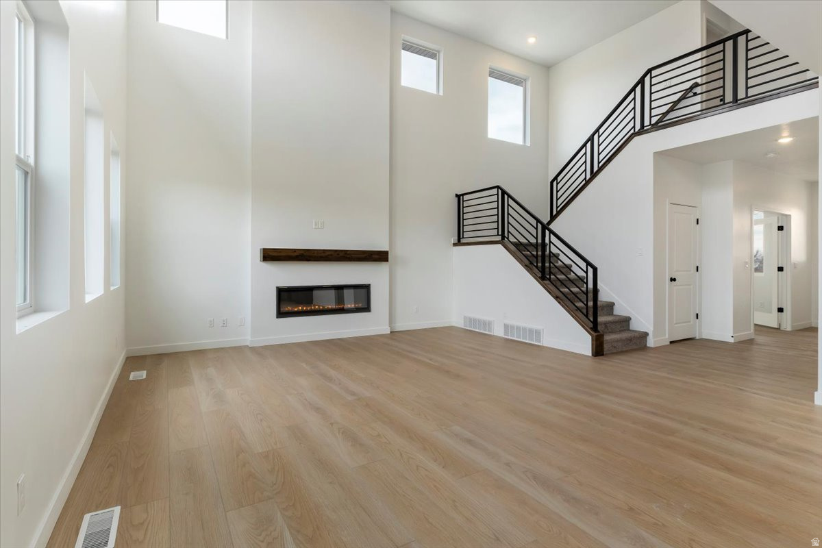 NORTHLAKE MEADOWS - Residential