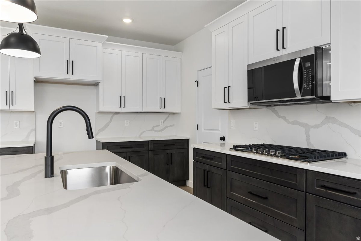 NORTHLAKE MEADOWS - Residential