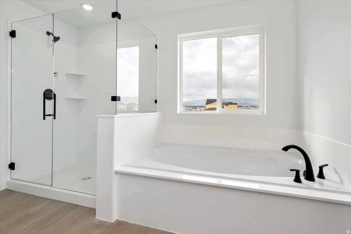 NORTHLAKE MEADOWS - Residential