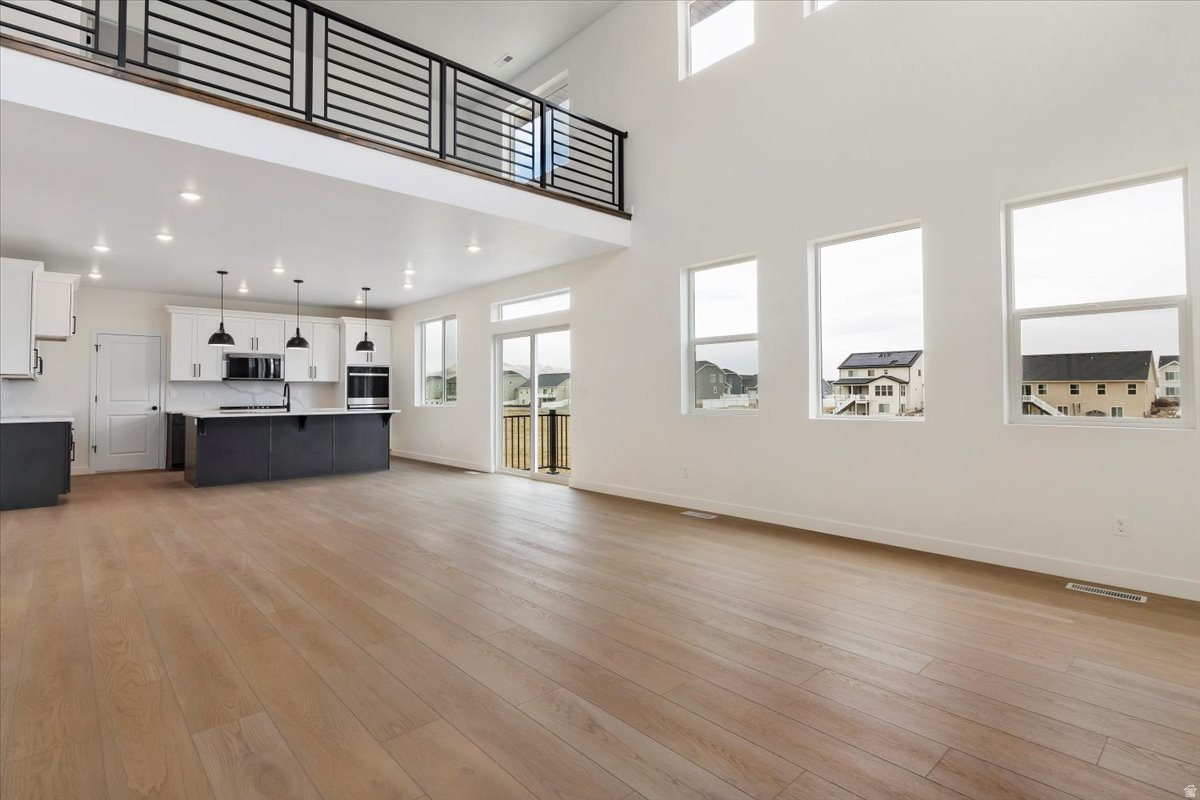 NORTHLAKE MEADOWS - Residential