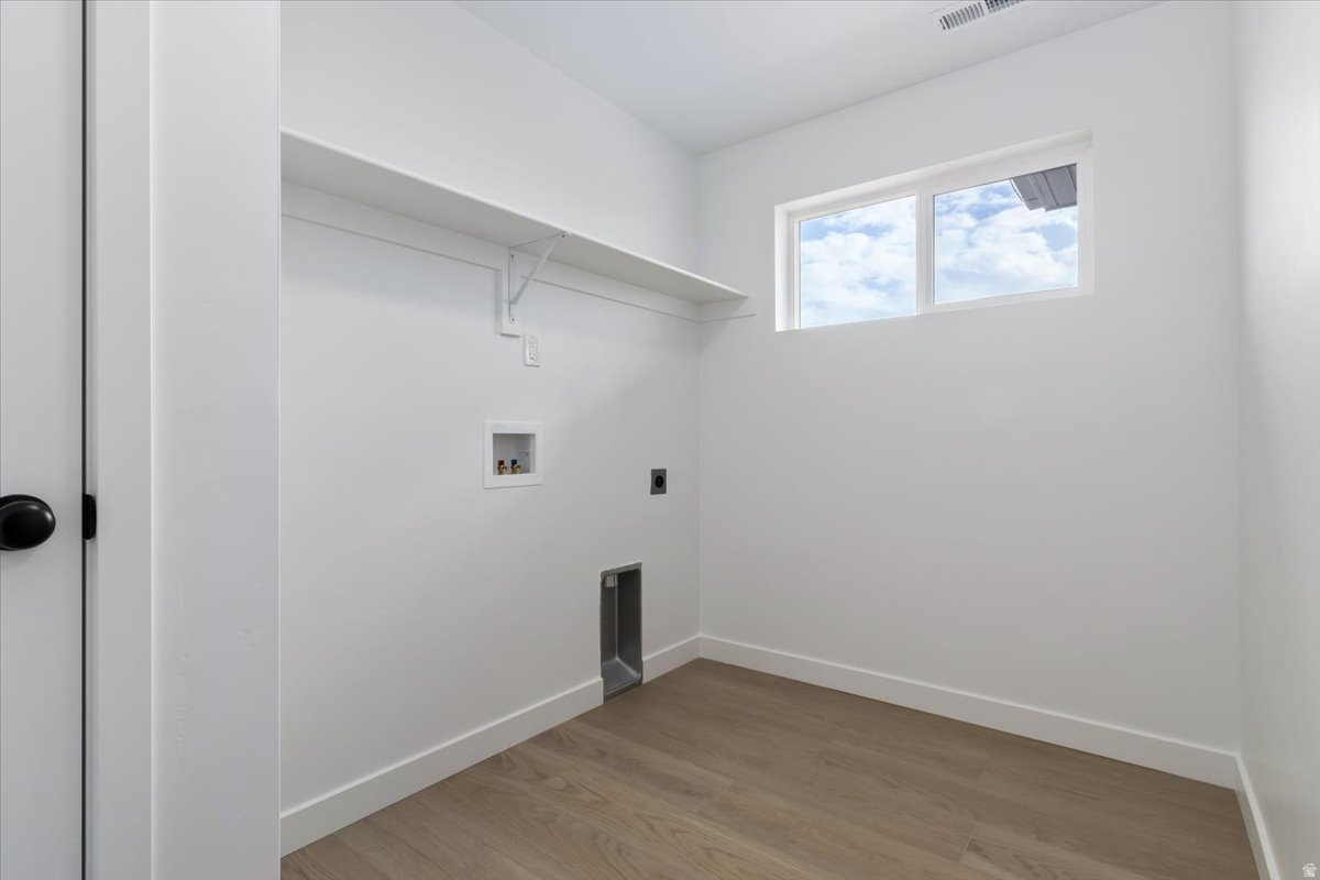 NORTHLAKE MEADOWS - Residential