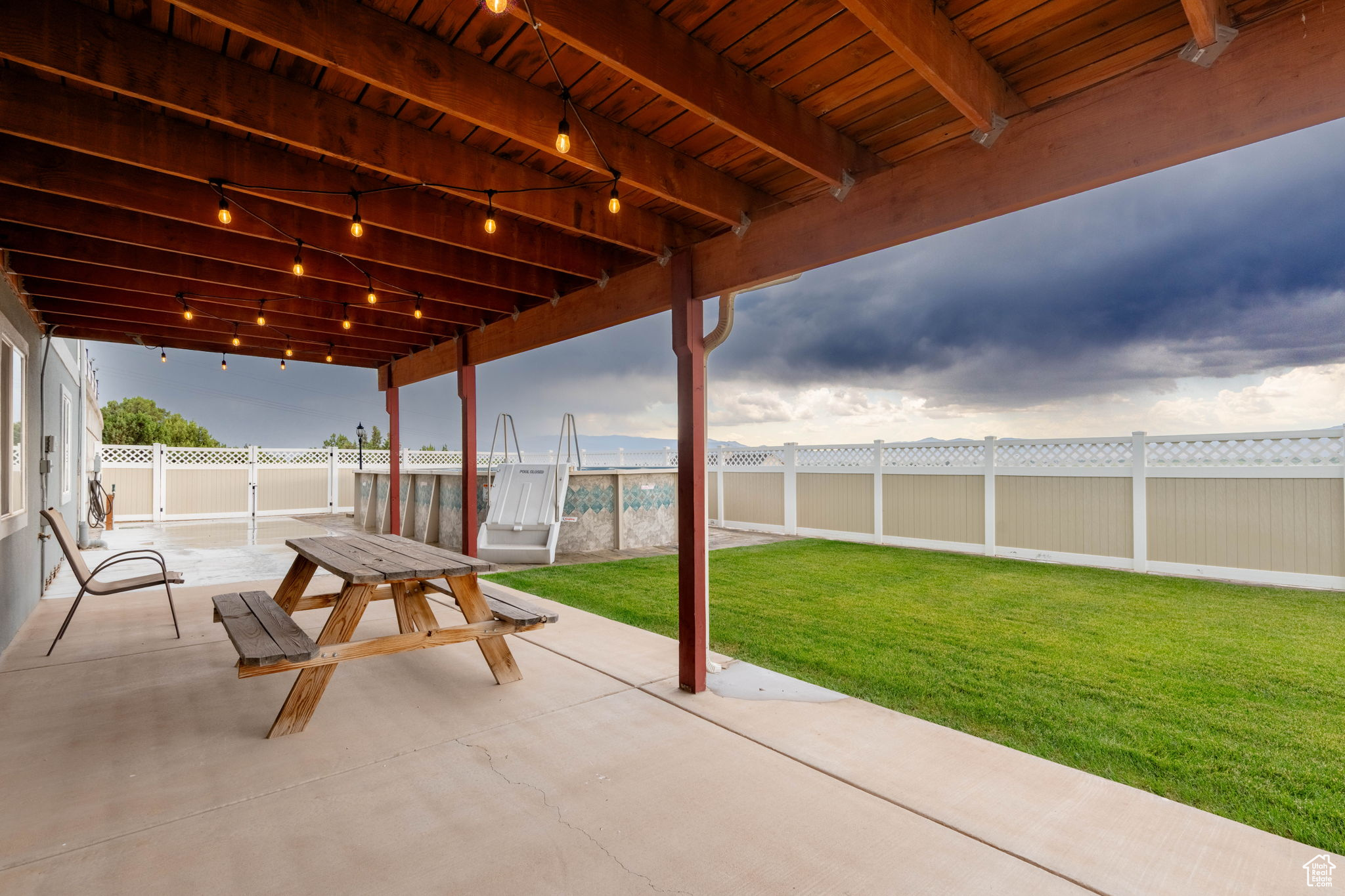 NORTH RIDGE AT CROSS HOLLOW - Residential