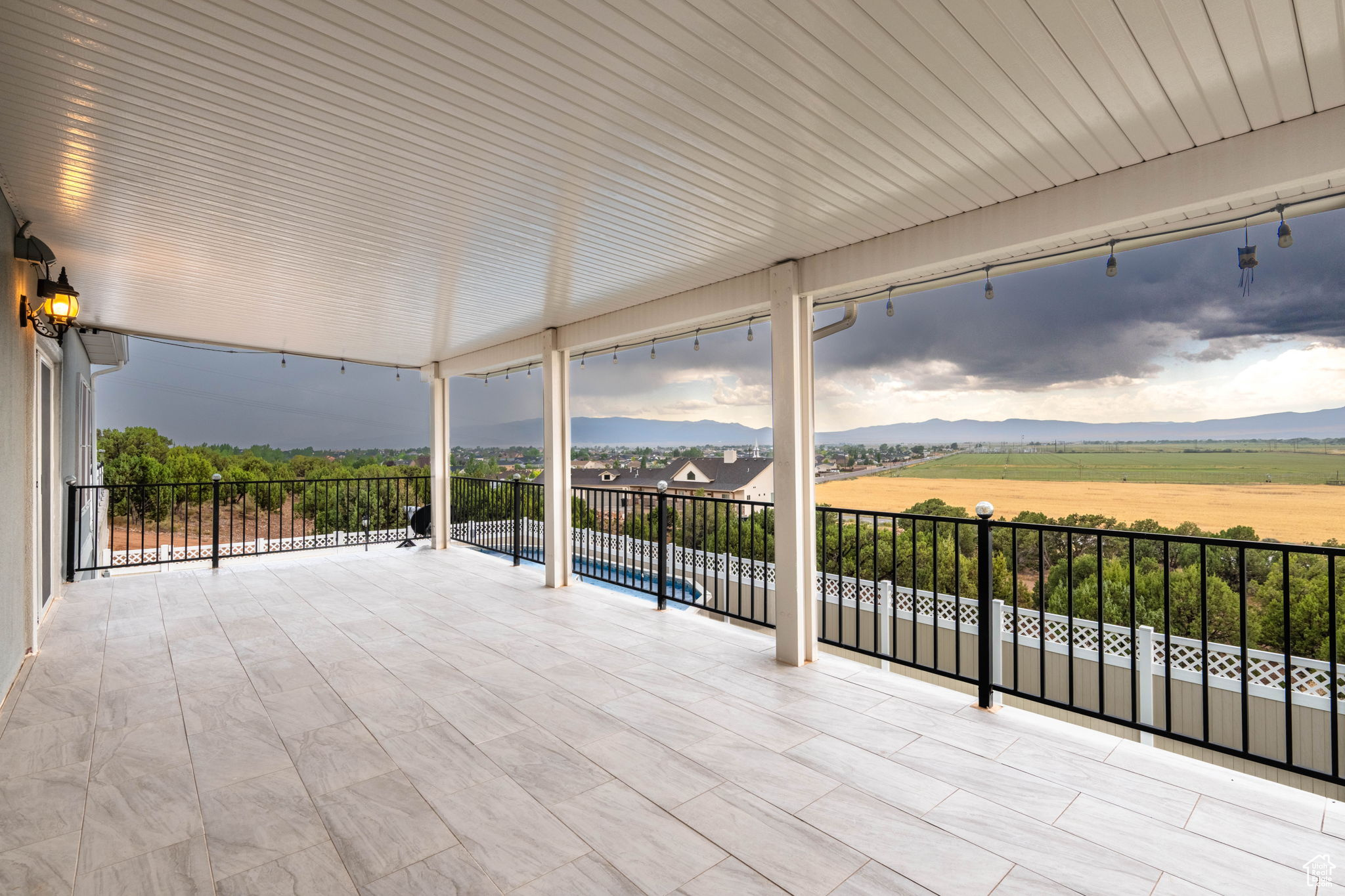 NORTH RIDGE AT CROSS HOLLOW - Residential