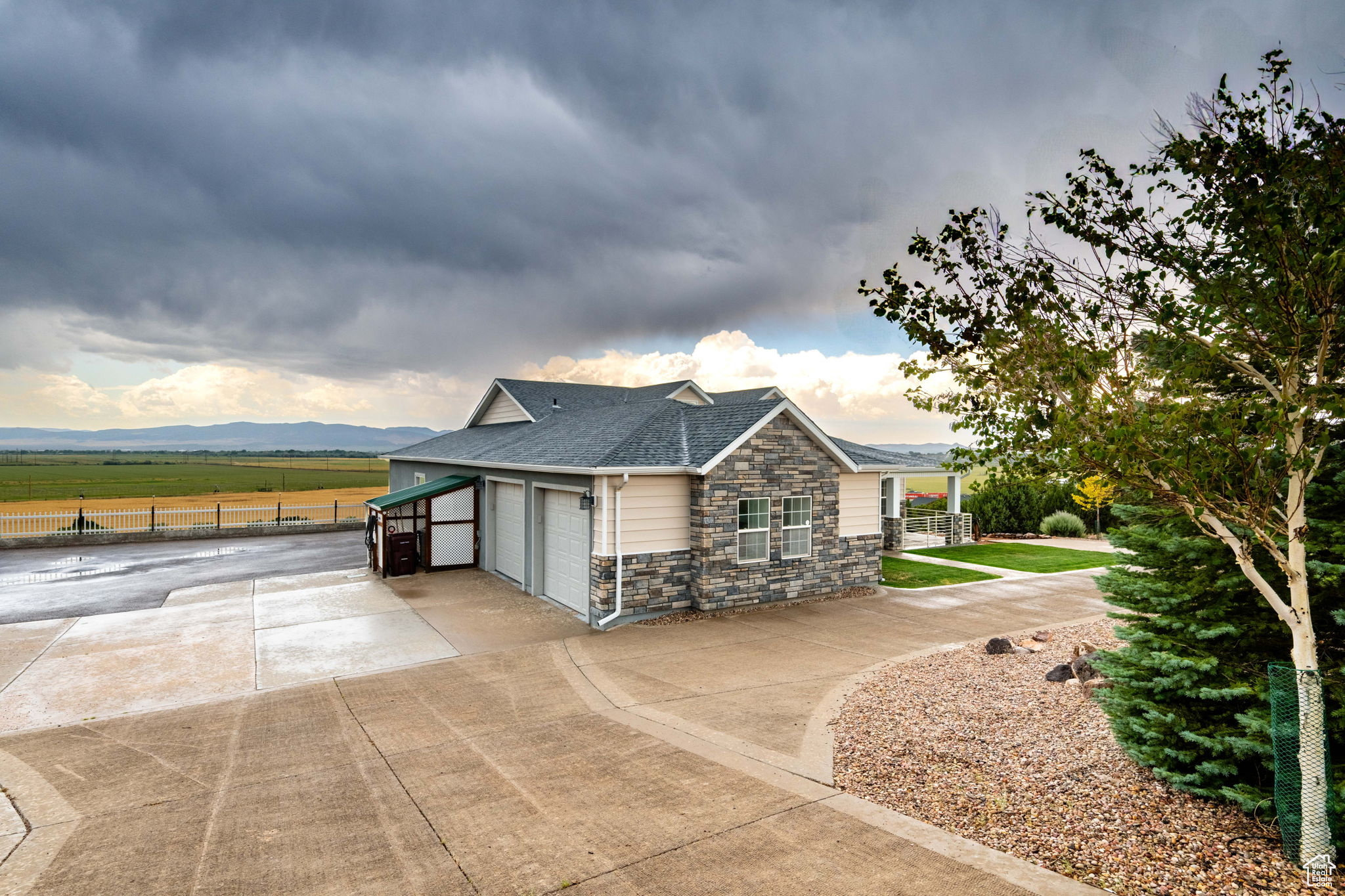 NORTH RIDGE AT CROSS HOLLOW - Residential