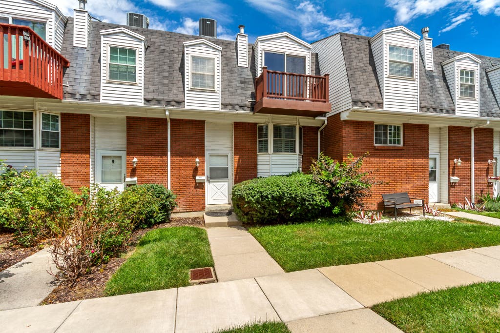 Photo of 635 E WILLIAMSBURG PARK CIR CRK S, Sandy, UT 84070 (MLS # 2178202)