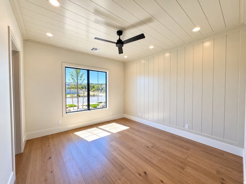 Tiny photo for 2585 E WATERS EDGE CIR, Saint George, UT 84790 (MLS # 2184238)