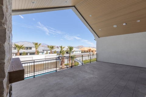 Tiny photo for 2585 E WATERS EDGE CIR, Saint George, UT 84790 (MLS # 2184238)