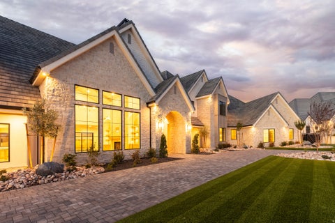 Tiny photo for 2585 E WATERS EDGE CIR, Saint George, UT 84790 (MLS # 2184238)