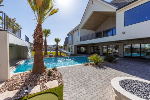 Tiny photo for 2585 E WATERS EDGE CIR, Saint George, UT 84790 (MLS # 2184238)