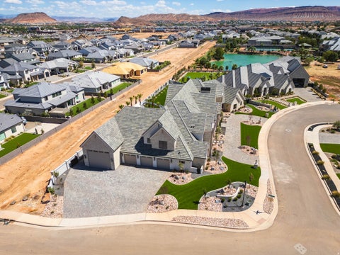 Tiny photo for 2585 E WATERS EDGE CIR, Saint George, UT 84790 (MLS # 2184238)