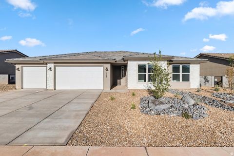 Photo of 1570 S 4040 W #4, Hurricane, UT 84737 (MLS # 2120843)