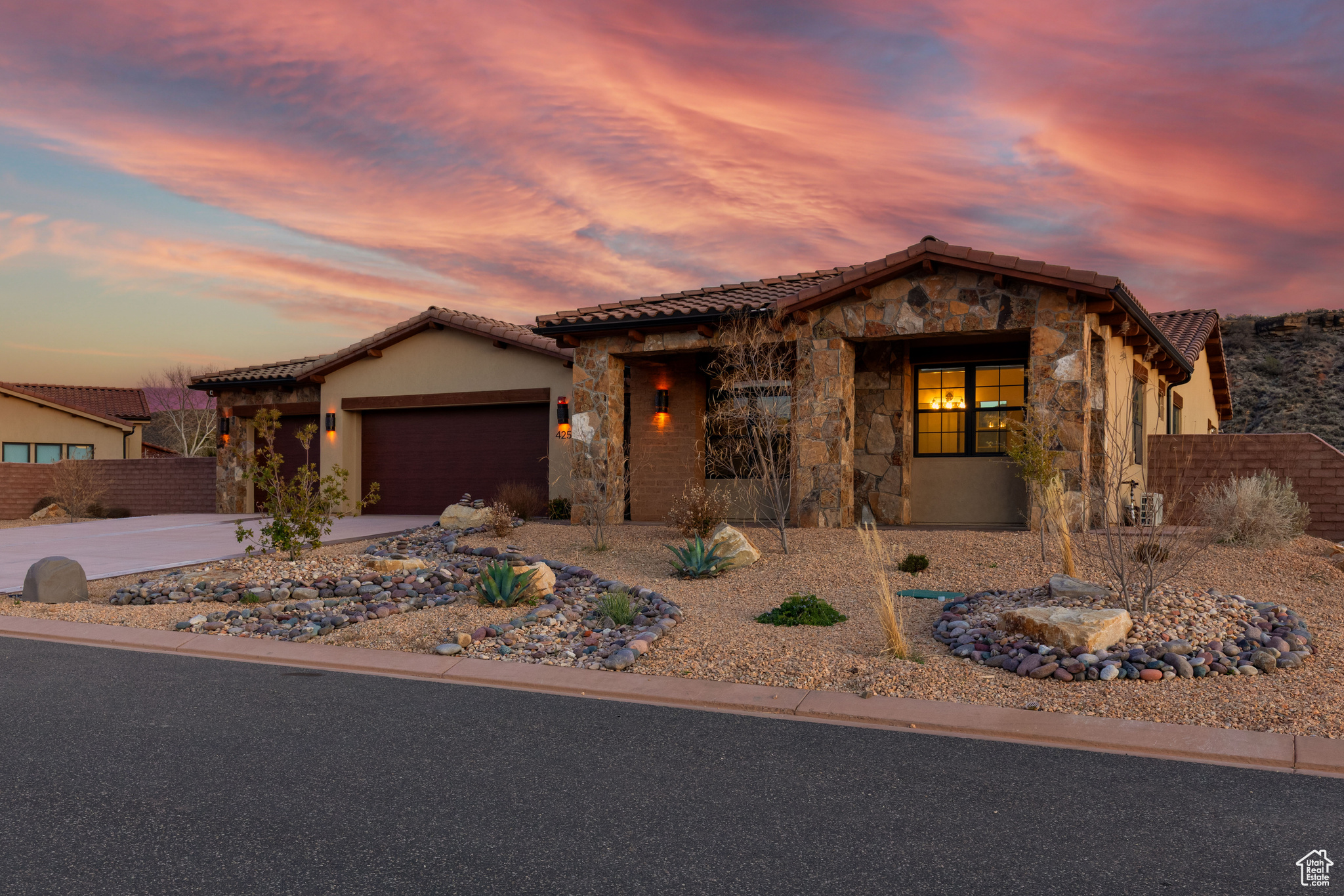 425 E Estrella Ridge Dr, Virgin, Utah image 1