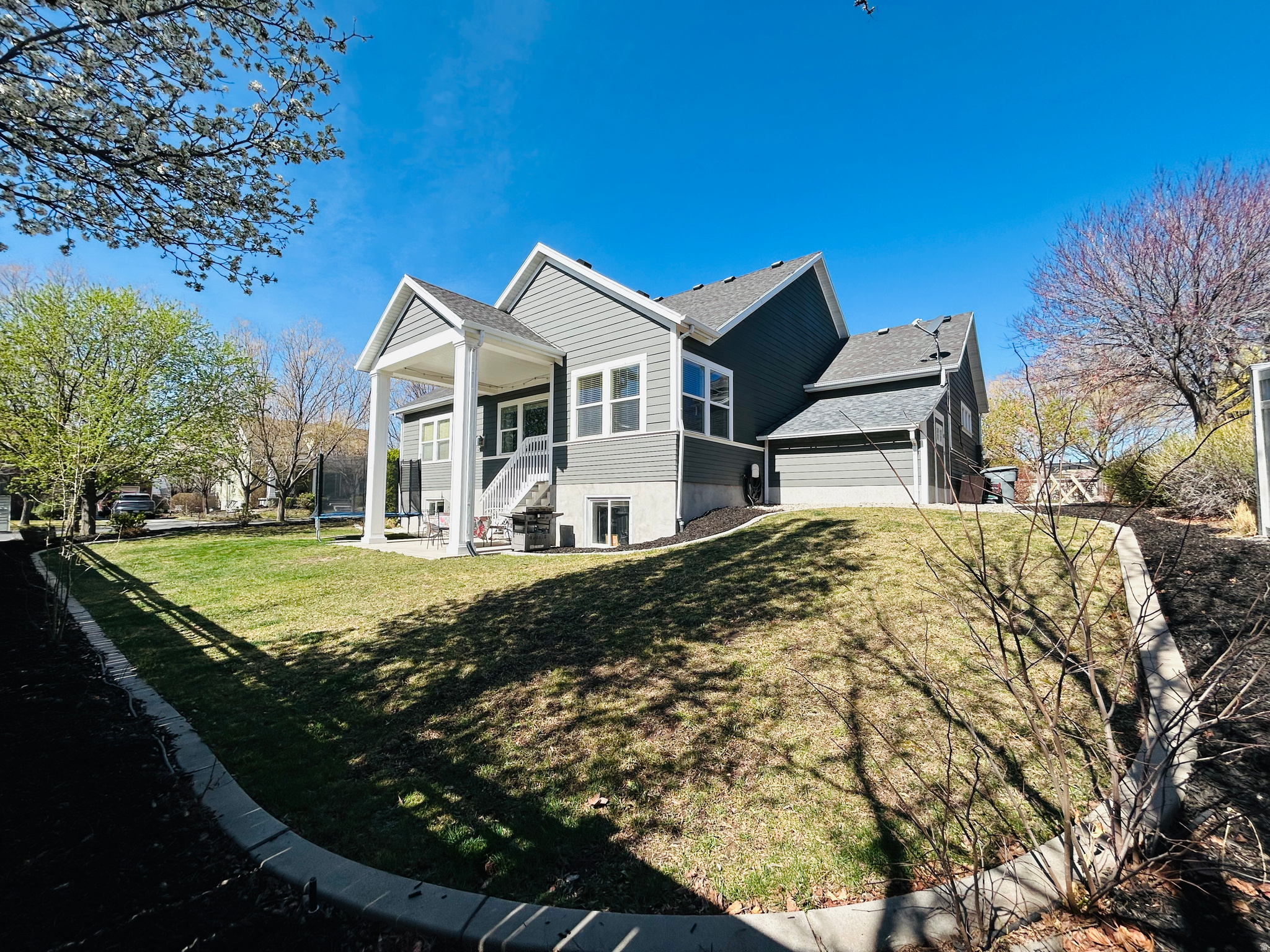 DAYBREAK - Residential