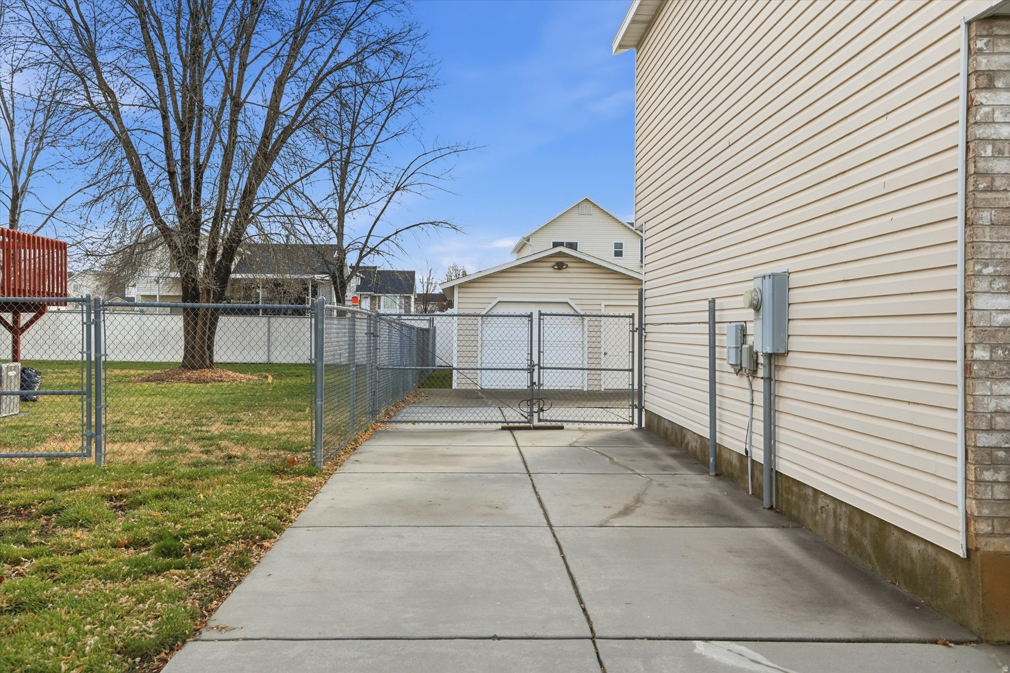 EDGE WATER ESTATES - Residential