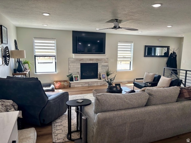 COUNTRY CORNER - Residential