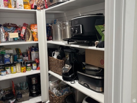 COUNTRY CORNER - Residential