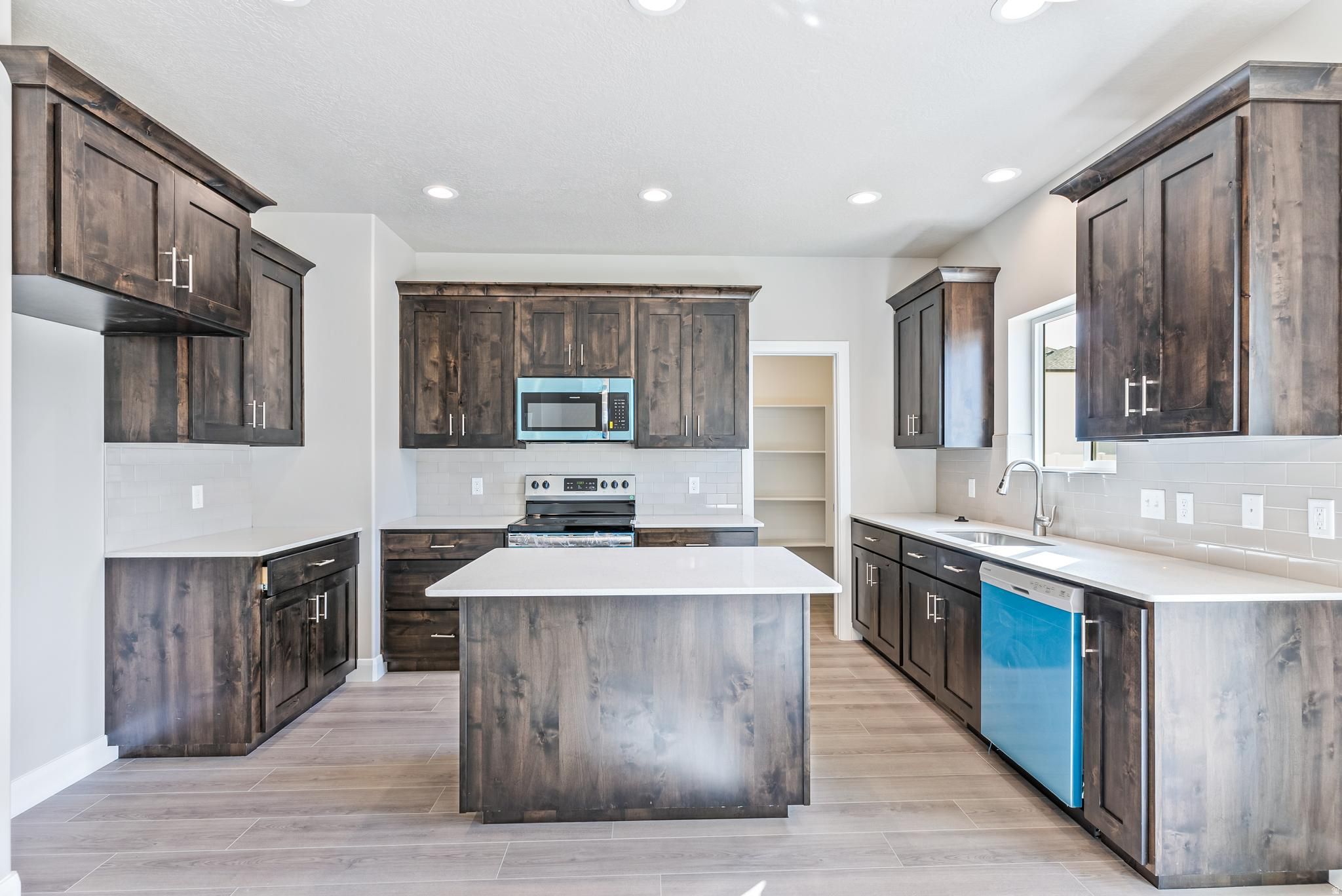 SUMMIT RIDGE THE HILLS - Residential