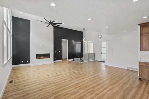 Tiny photo for 728 E MOUNTAIN RD, North Ogden, UT 84414 (MLS # 2156198)
