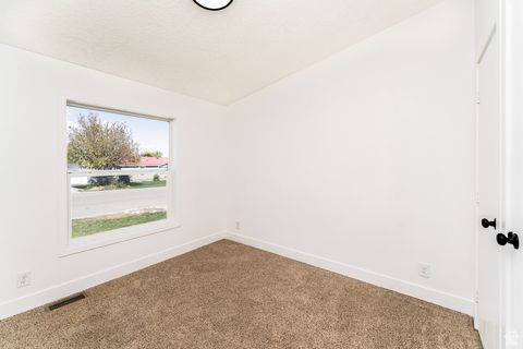 Tiny photo for 3543 W 700 N, Maeser, UT 84078 (MLS # 2114727)