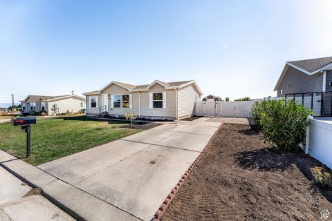 Tiny photo for 3543 W 700 N, Maeser, UT 84078 (MLS # 2114727)