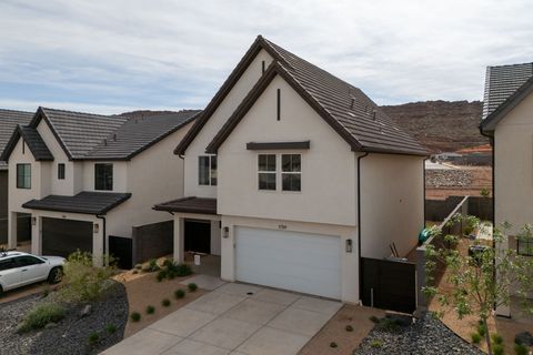 Photo of 1759 S WOLVERINE WAY #203, Washington, UT 84780 (MLS # 2147796)