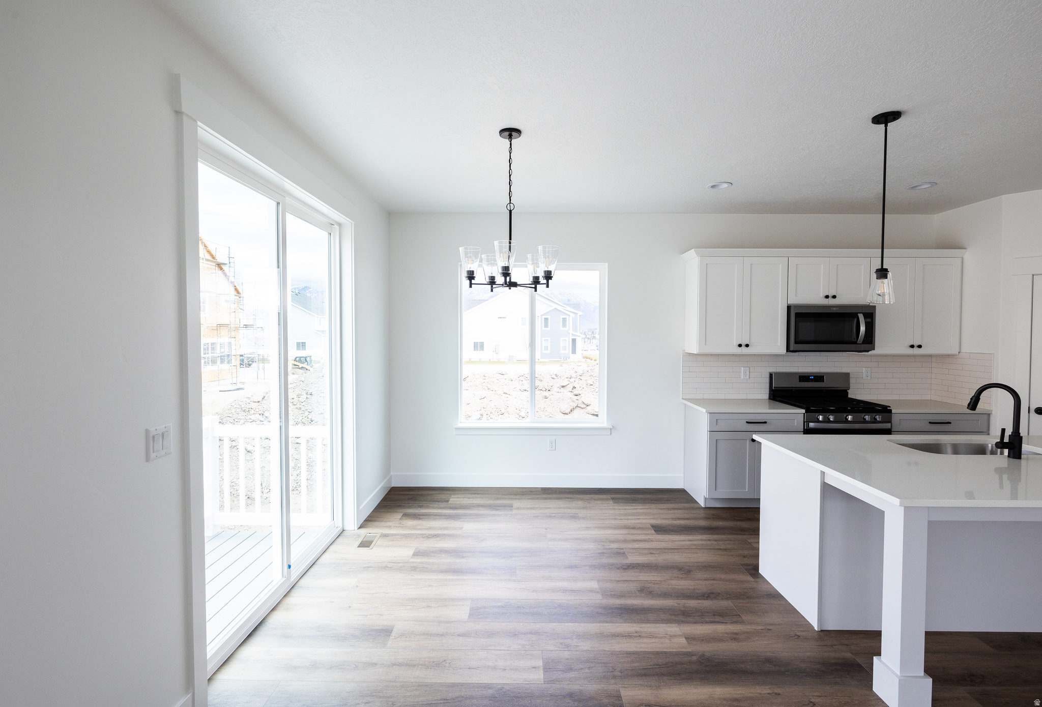 RIVER POINT - Residential