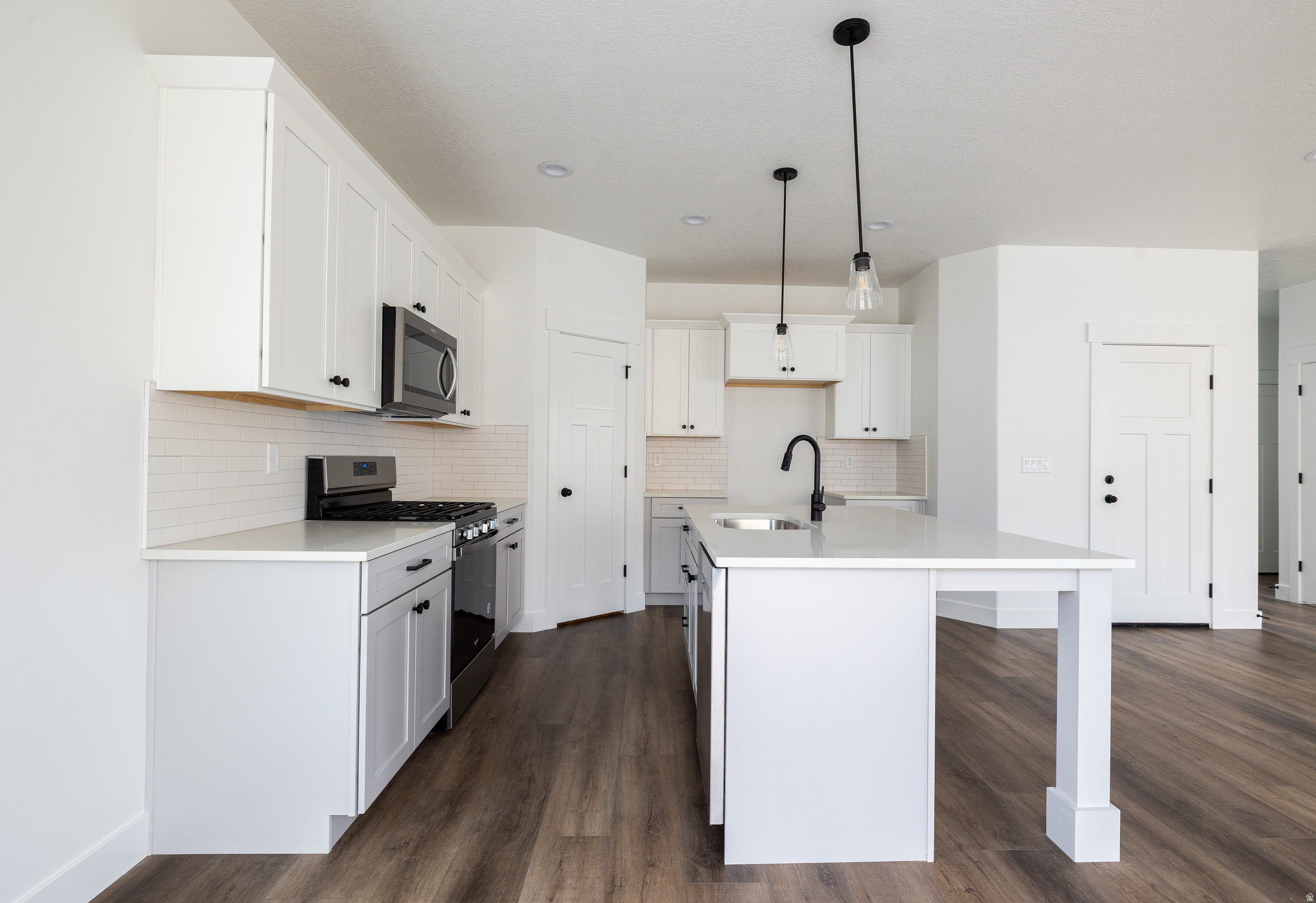 RIVER POINT - Residential