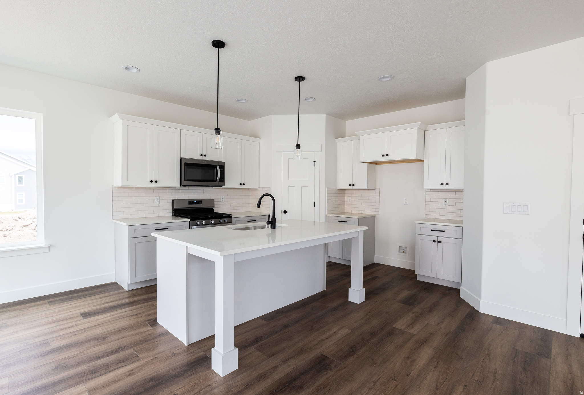 RIVER POINT - Residential