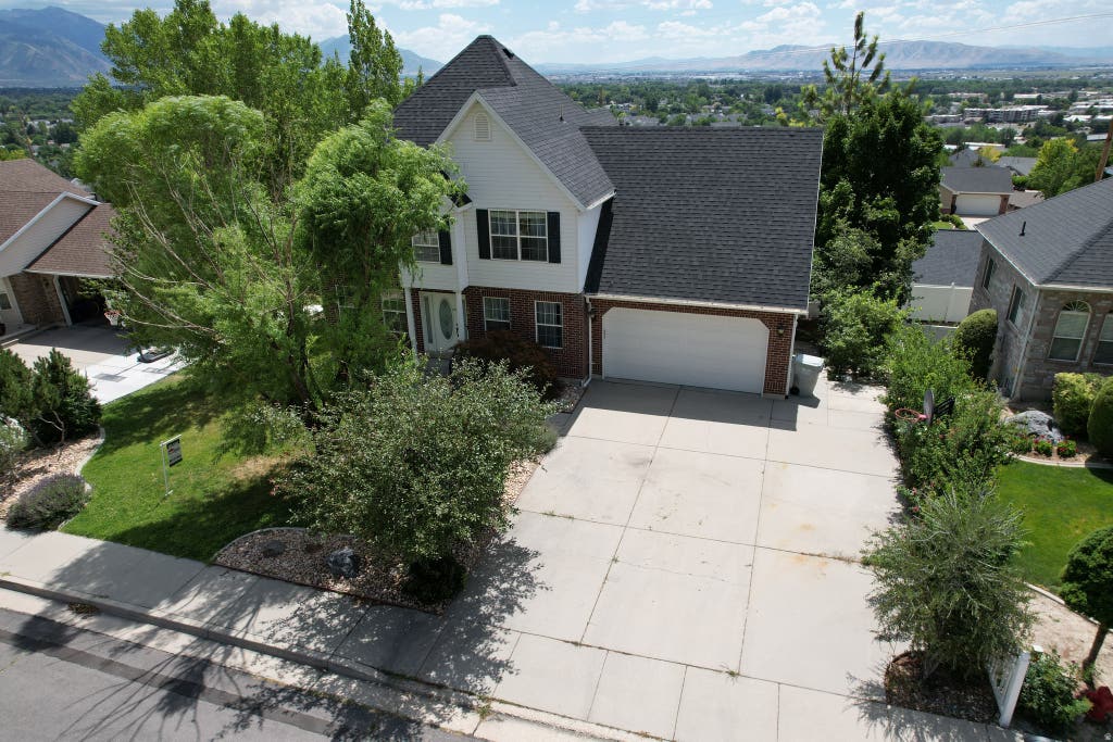 Photo of 1083 N 700 E, Springville, UT 84663 (MLS # 2170364)
