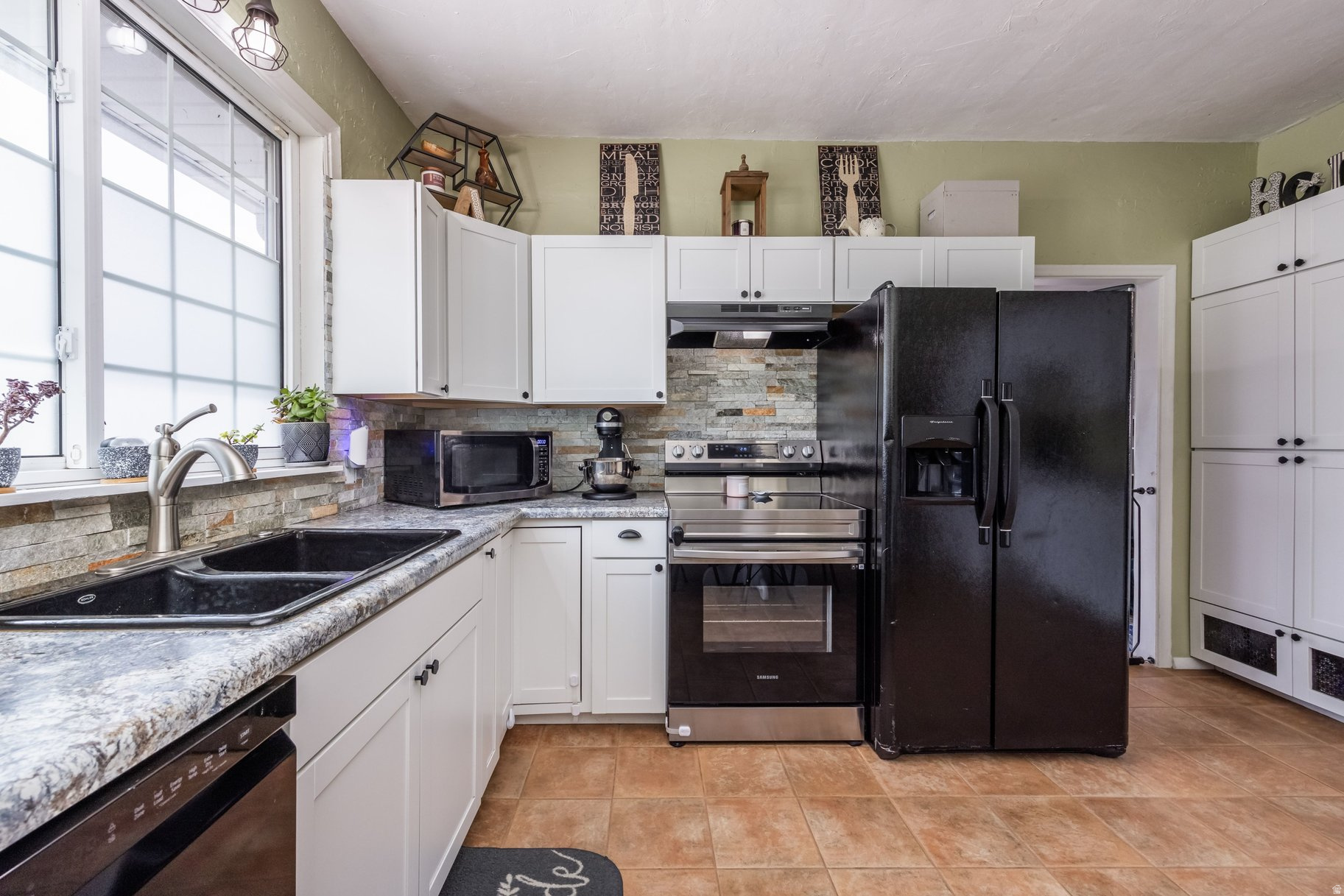 REYNOLDS - Residential