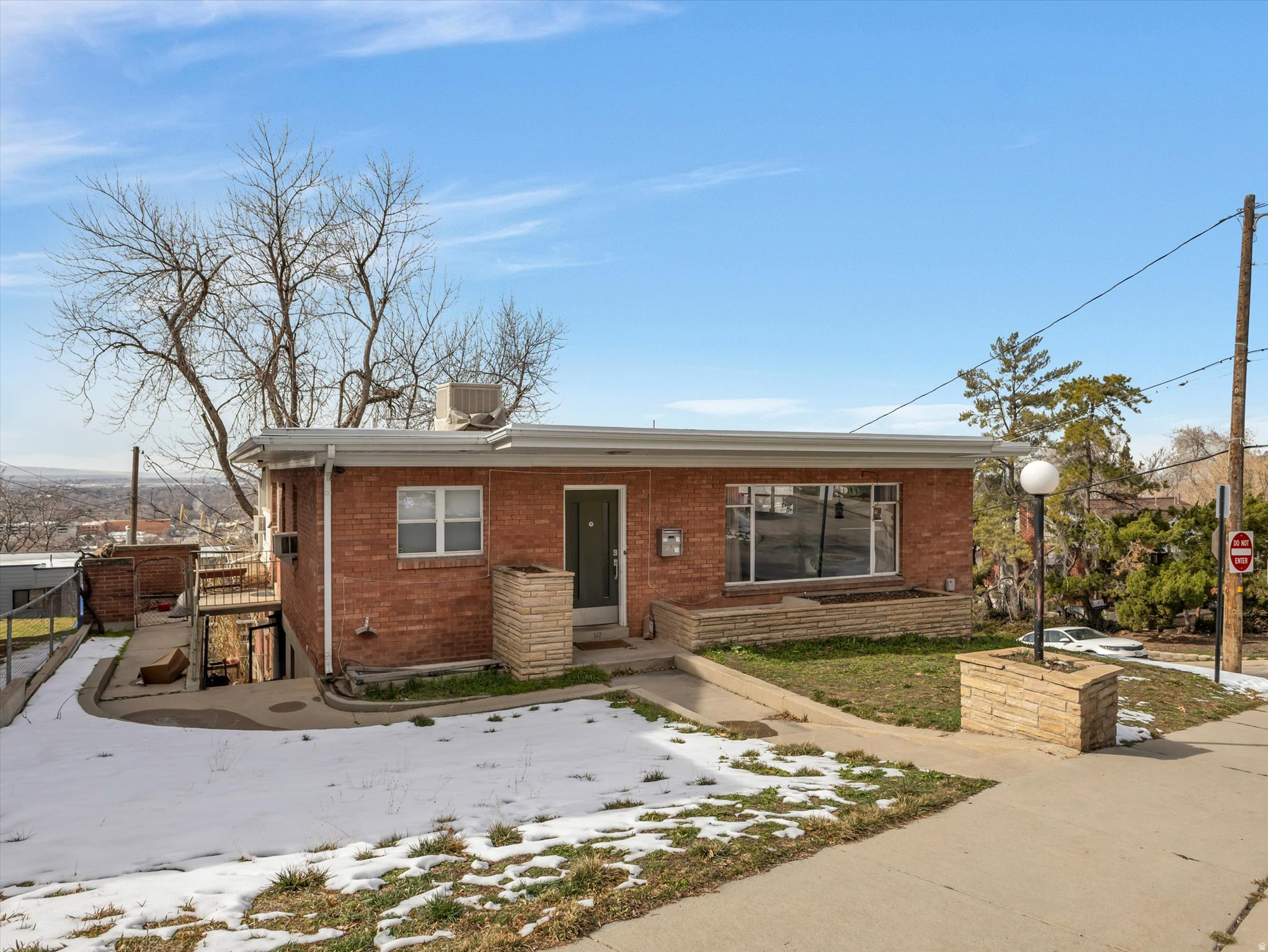 CAPITOL HILL - Residential Income