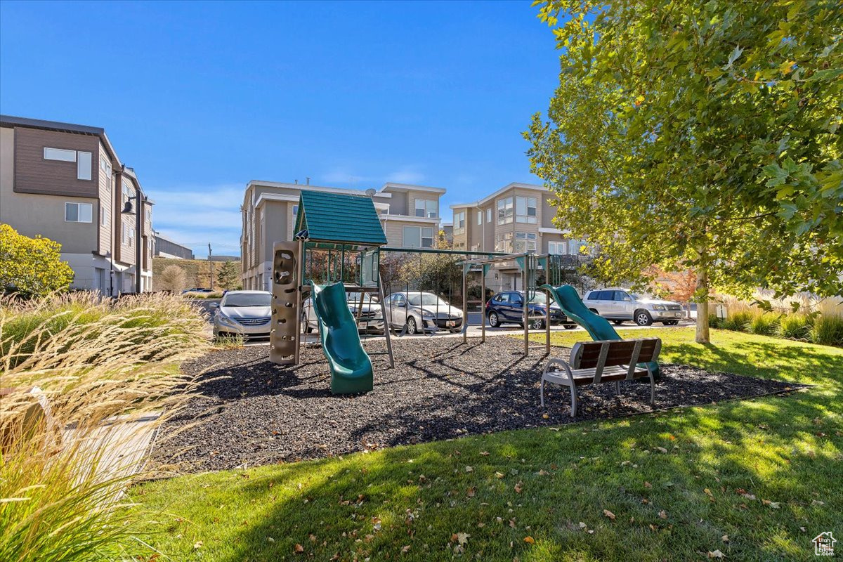 ROOFTOPS AT 78 HUNDRED TOWNHOMES - Residential