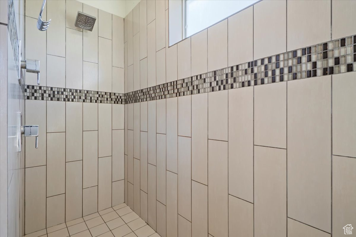 ROOFTOPS AT 78 HUNDRED TOWNHOMES - Residential