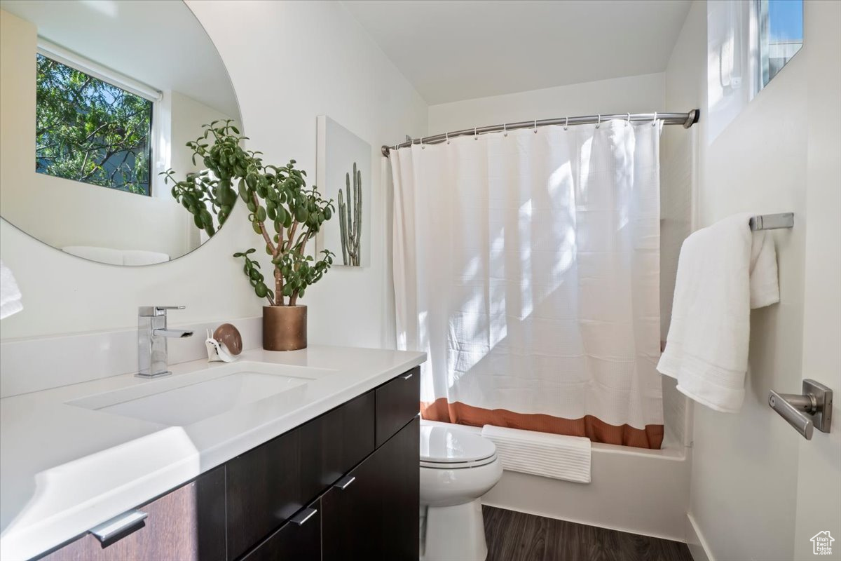 ROOFTOPS AT 78 HUNDRED TOWNHOMES - Residential