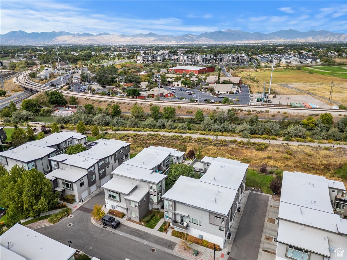ROOFTOPS AT 78 HUNDRED TOWNHOMES - Residential