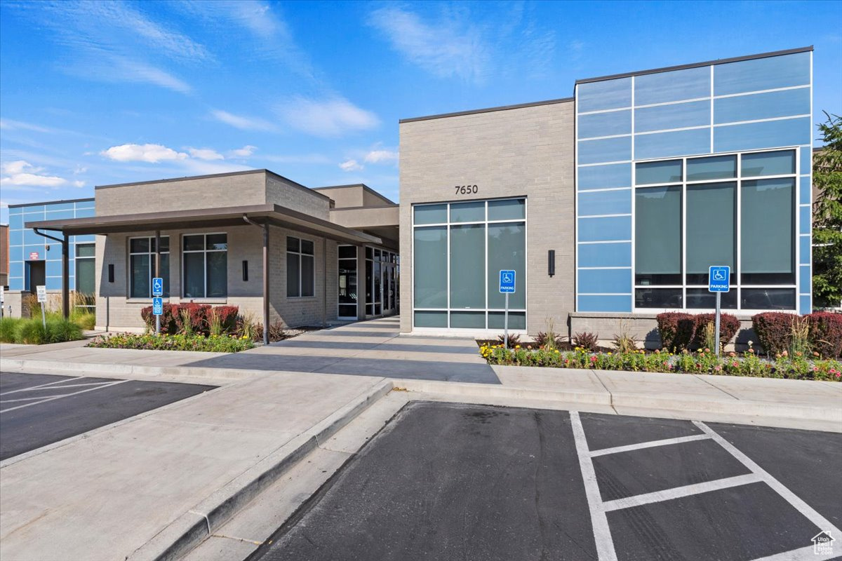 ROOFTOPS AT 78 HUNDRED TOWNHOMES - Residential
