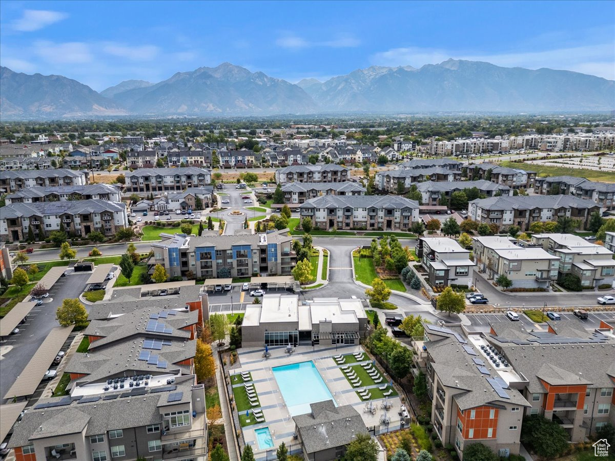 ROOFTOPS AT 78 HUNDRED TOWNHOMES - Residential