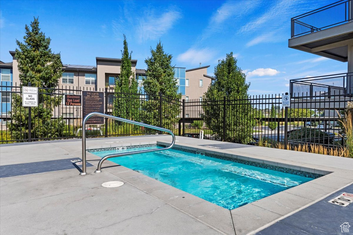 ROOFTOPS AT 78 HUNDRED TOWNHOMES - Residential