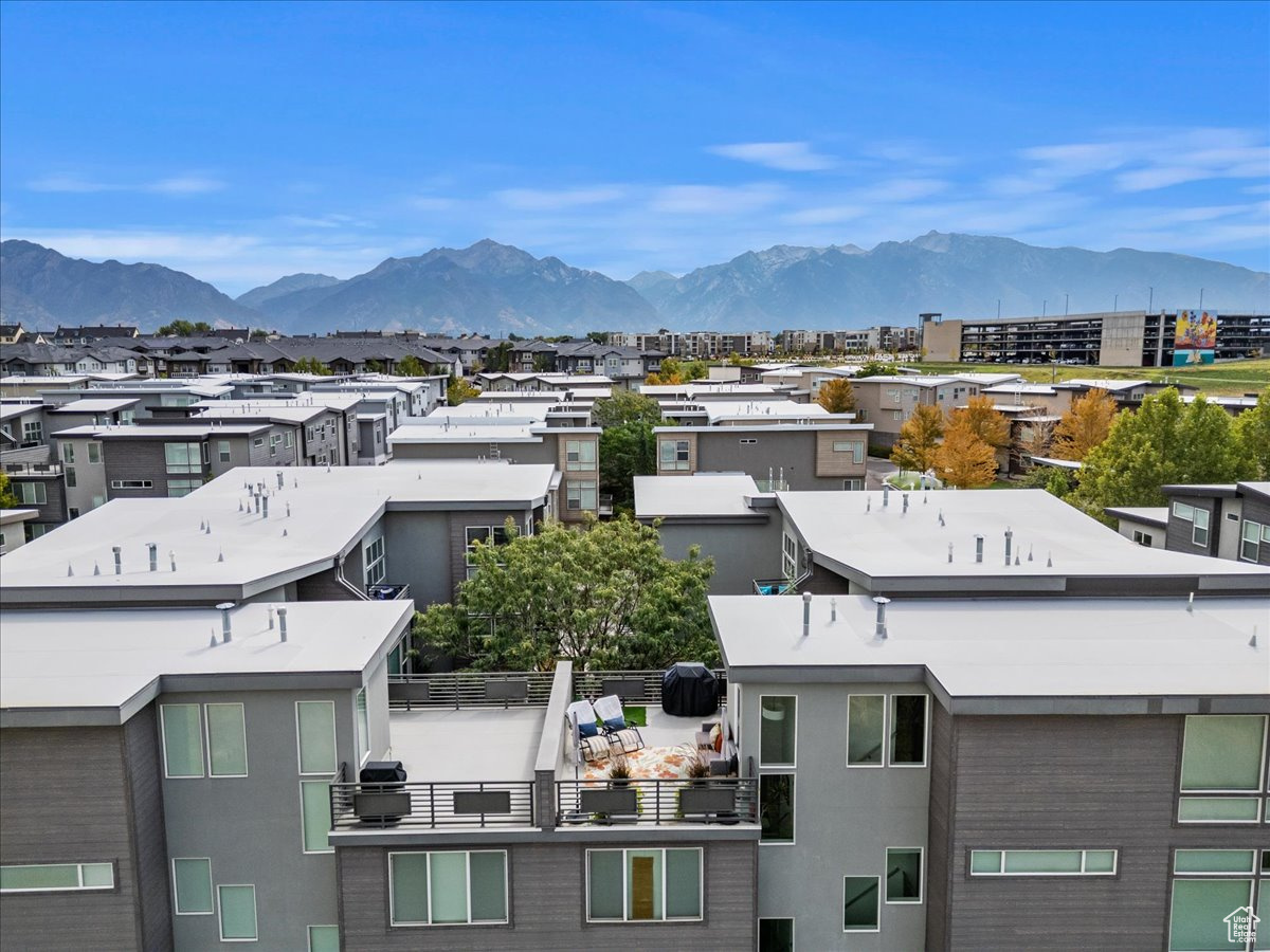 ROOFTOPS AT 78 HUNDRED TOWNHOMES - Residential