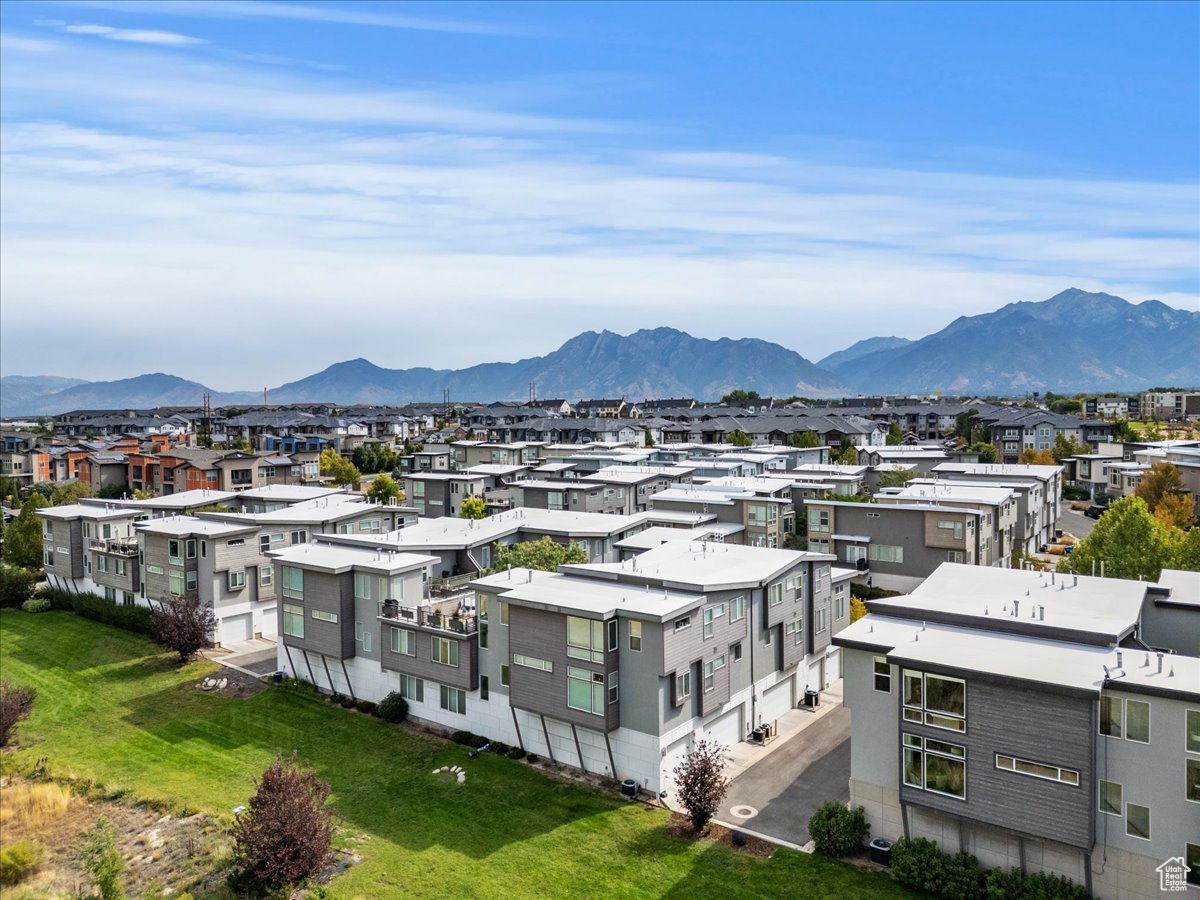 ROOFTOPS AT 78 HUNDRED TOWNHOMES - Residential